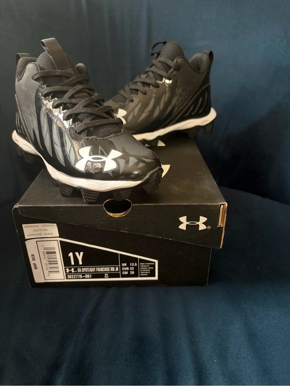 Under Armour Black and White Youth Football Cleats